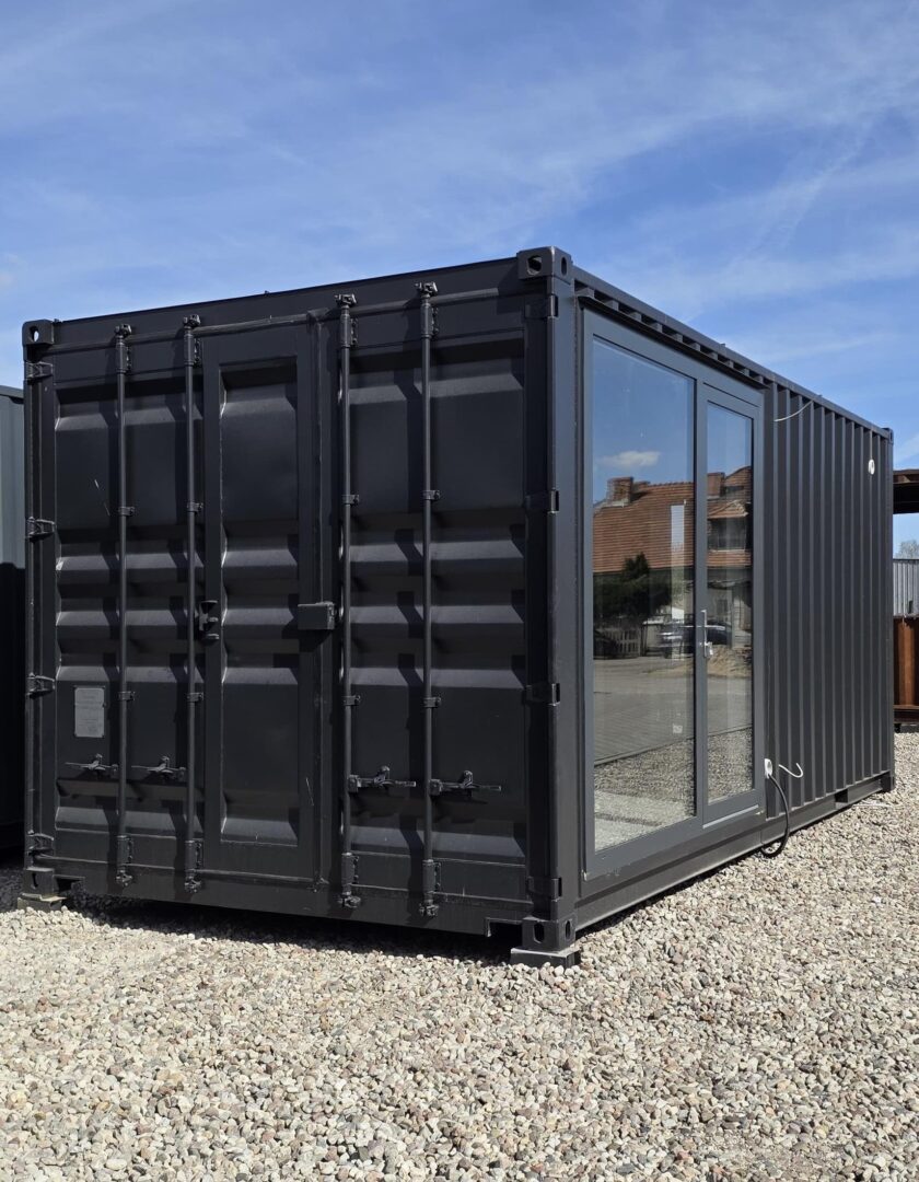 l15-xl-showroom-elewacja-front L15 XL Showroom container home in anthracite – front view with glazing