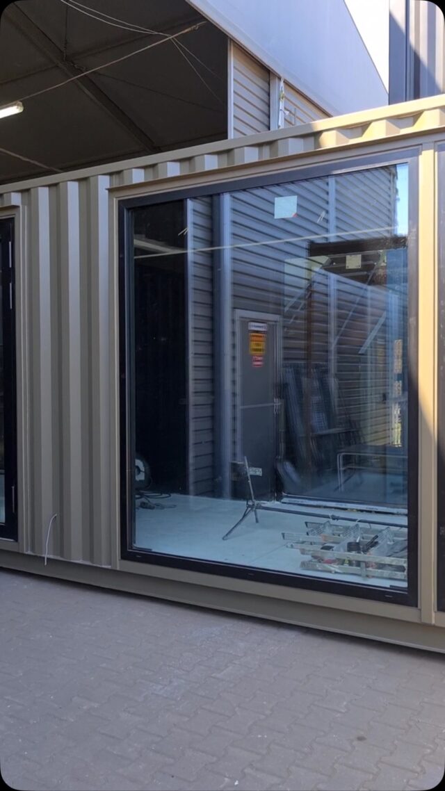 Container office with lots of glazing = productivity with a view.
Let natural light fuel your workday in a space that’s modern, mobile, and made to inspire. Perfect for remote work, creative studios, or your dream backyard office. Could you see yourself working here? 😎 L30 office#containeroffice #modernworkspace #workfromanywhere #officegoals #office #officeinspo #officelife #containerhome #containerhouse #containerarchitecture #shippingcontaineroffice #shippingcontainerliving #shippingcontainerhome #shippingcontainerhouse #cabin #flexicube #flexicubepl #gardenoffice #tinyoffice #tinyhome #summerhouse #dreamhomegoals