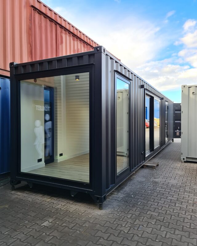 Less is more! 🌿✨
Embrace the beauty of compact living with the L30. Experience the freedom that comes with living simply and making every inch count. Because a smaller space can bring bigger joy. 🏡#compactliving #smallspaceliving #minimalist #cozyoasis #greenerlifestyle #containerhome #containerhouse #containerbuilt #shippingcontainerhome #containerlife #tinyhome #tinyhouse #minimalliving #tinyliving #gardenhouse #airbnb #housing #homeinspiration #houseinspo #blackdesign #blackinterior #flexicube #cabinlife #cabin #boxliving #flexicubepl