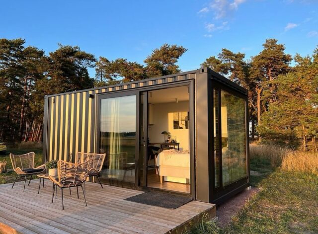 Living in a tiny home is all about embracing simplicity and finding peace in minimalism. Relax and unwind in your very own cozy and compact space with Flexicube container homes 🏡 L15XL (6 x 3m)#newhome #newhouse #containerhome #containerhouse #shippingcontainerhome #shippingcontainerhouse #container #shippingcontainer #beautifulhomes #beautifulhouse #homeinspiration #homeinterior #smallliving #modernhouse #modernhomes #cozyhouses #myhouse #cozyhome #campinglife #housedesign #vacationhome #flexicubepl #office #cabin #containeroffice #officegoals #summerhouse #housing