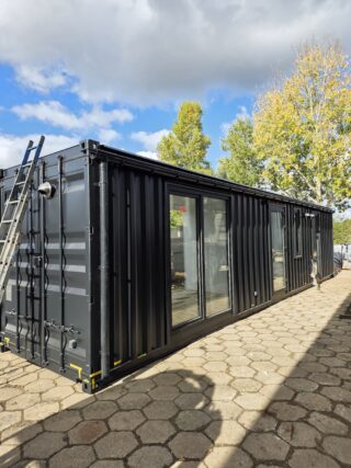 Our L90 house made of three 40ft containers is coming to life! 🏠🔨 From steel boxes to a functional, modern living space - we can’t wait to show you the final result 🏡#container #containerhouse #modularhouse #shippingcontainerhouse #house