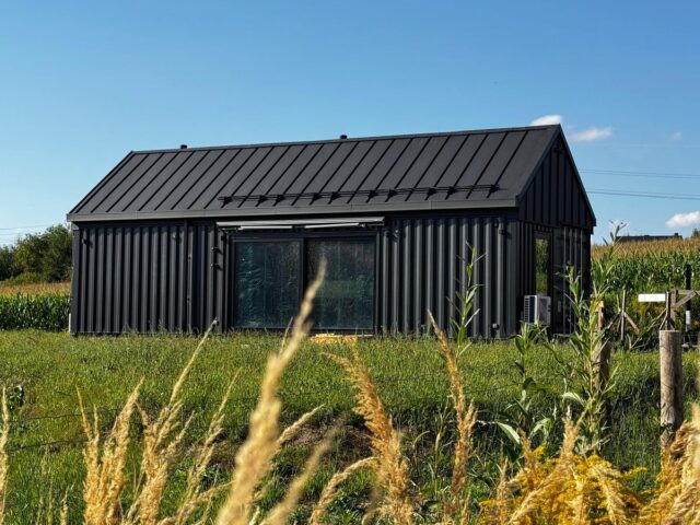🏡 The L60 container house – now with a gable roof! @mus_architekturawnetrz . Perfect solution if your plot’s zoning plan requires it. Modern design + full compliance in one. ✔️#containerhouse #tinyhouse #flexicube #modernliving #containerhome #modernhome #shippingcontainerhome #uniquehomes #dreamhome #beautifulhomes #container #containerhome #containerhouse #tinyhome #mancave #dreamhome #containerbuilt #modernhome #containerarchitecture #homeinspiration #glamping #containeroffice #containerlife #airbnb #cabin #containerhomes