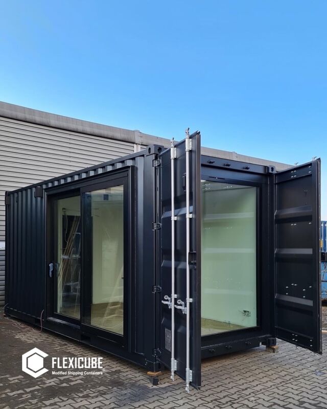 L15.4 model is a modern container home that combines comfort and practicality in an elegant design. With a total area of 15 m², it optimizes space to provide a versatile and mobile solution for living, working, or relaxing ✨#flexicubepl #flexicube #containerhome #containerhouse #containersolutions #container #shippingcontainerhome #shippingcontainerhouse #shippingcontainer #tinyhome #tinyhouse #cabin #cabinlife #dreamhome #dreamhouse #homeinspo #guesthouse #mancave #containeroffice