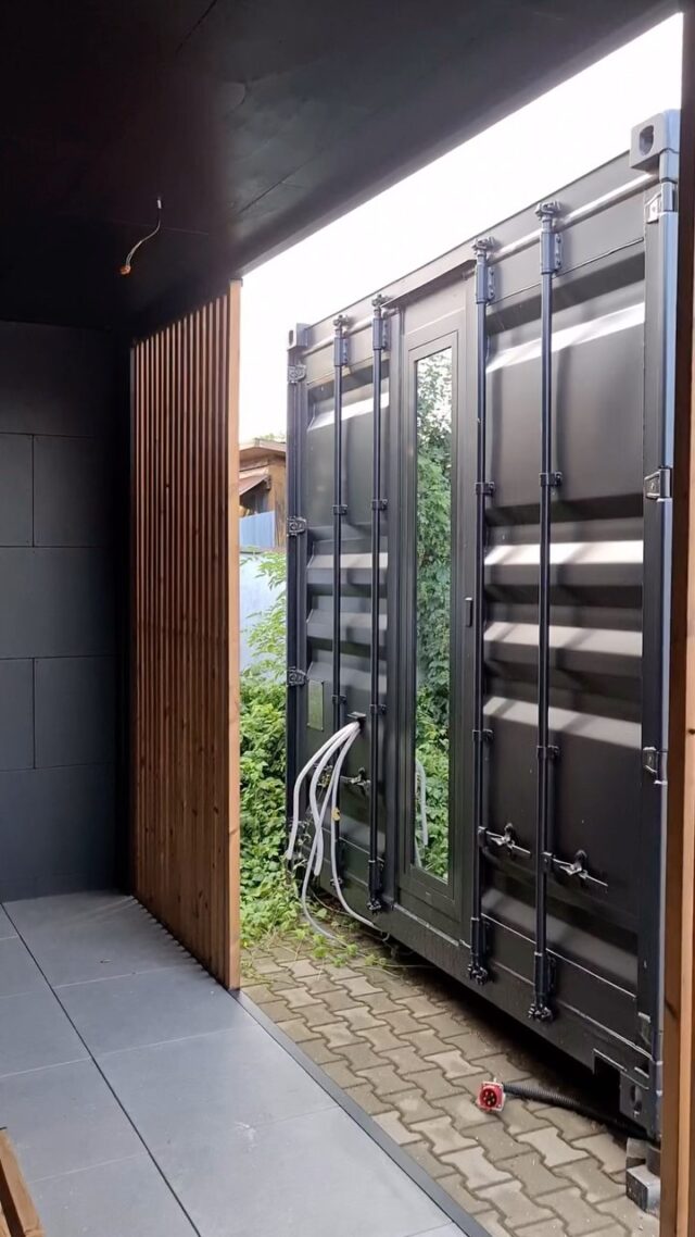 Creating your own retreat where you can get away, relax, socialize with friends or focus on your hobbies doesn’t have to be a day dream any longer 🌲🏡 L15 garden and L15XL (3m wide)#containerhome #containerhouse #tinyhomes #tinyhouse #guesthouse #summerhouse #mancave #shippingcontainerhouse #shippingcontainerhome #dreamhomes #cabinlife #housing #flexicubepl #modernhouse #modernhome #cabin #containerdesign #housedesign #hause #containeroffice #smallspaces #containerlife #tinyliving #modernhomes #airbnb #glamping #homeinspiration #homeideas #myhome #uniquehomes