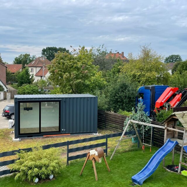 L15.2 🏡🌲 Mini container homes are easy to transport, quick to install, and adaptable to various uses—from a holiday cabin or mobile office to a self-contained living space on your property.#containeroffice #containerhome #containerhouse #shippingcontainerhome #shippingcontainerhouse #container #shippingcontainer #beautifulhomes #beautifulhouse #homeinspiration #homeinterior #smallliving #modernhouse #modernhomes #cozyhouses #myhouse #cozyhome #housebuild #housedesign #containerarchitecture #flexicubepl #office #cabin #containeroffice #officegoals #homesweethome #housing #modernhouses