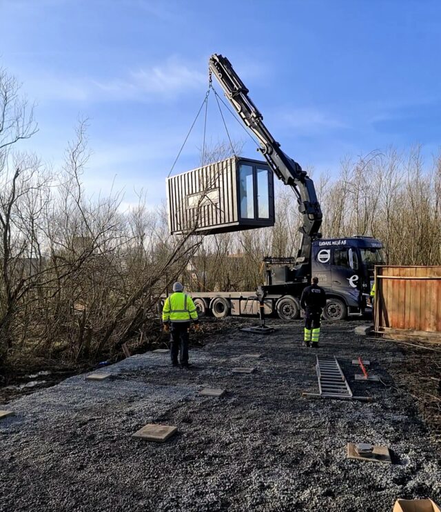 Not your average container home. Two parts, perfectly shifted. Compact, modern, unforgettable. F30 home 🏡#designmatters #tinyliving #containerhome #containerhouse #container #flexicubepl #flexicube #tinyhomes #cabin #cabinlife #gardenhouse #containeroffice #containerarchitecture #shippingcontainer #shippingcontainerhome #shippingcontainerhouse #houseideas #dreamhomes #box #summerhouse #mancave #uniquehomes #containerlife #containerhotel