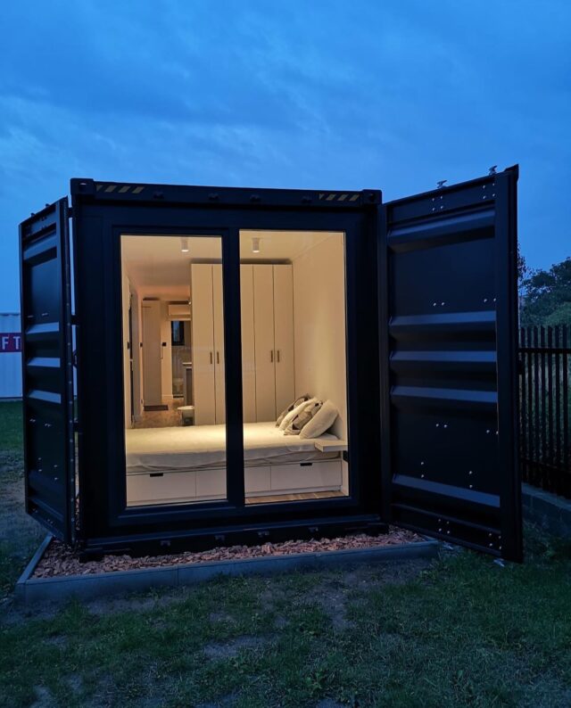 Don’t overlook the charm and functionality of small container homes 🏡 L30.4#prefabliving #sustainability #minimalism #homeinspiration #newhome #newhouse #containerhome #containerhouse #shippingcontainerhome #shippingcontainerhouse #container #shippingcontainer #beautifulhomes #beautifulhouse #homeinspiration #homeinterior #smallliving #modernhouse #modernhomes #cozyhouses #myhouse #cozyhome #housebuild #housedesign #containerarchitecture #flexicubepl #office #cabin #containeroffice #homesweethome #apartment