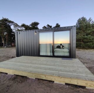 The L15XL – a 20ft HC container home, widened to 3m for extra comfort, yet still easy to transport. Compact living, made smarter. 🏡#containerhome #modernhome #tinyhome #shippingcontainerhome #dreamhome