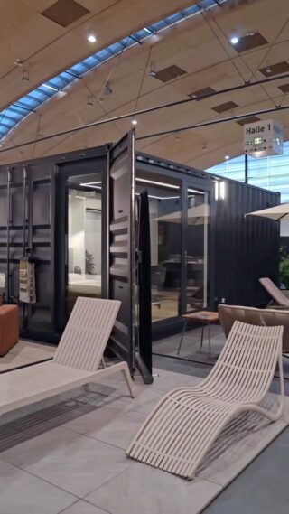 The L15XL is the perfect setup for living or working your way - at 6 x 3 m, it’s wider than a standard container and packed with possibilities. Turn it into your cozy home, creative studio, or modern office - the space is yours to shape. ✨🏡#container #containerhome #containerhouse #containeroffice #office