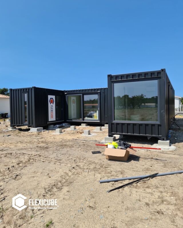 Why settle for ordinary when you can create something unique? Our modular containers can be stacked and arranged just like LEGO bricks, giving you endless possibilities to design your perfect home. 🏗️💡Whether you want a cozy tiny house or a spacious modern villa, the choice is yours! Mix, match, and build your dream space with ease. H90 home 🏡
#modularhome #containerhome #containerhouse #housing #build #architecture #tinyhome #tinyhouse #dreamhome #dreamhouse #shippingcontainer #shippingcontainerhome #shippingcontainerhouse #airbnb #guesthouse #mancave #containersolutions #containerarchitecture #lego