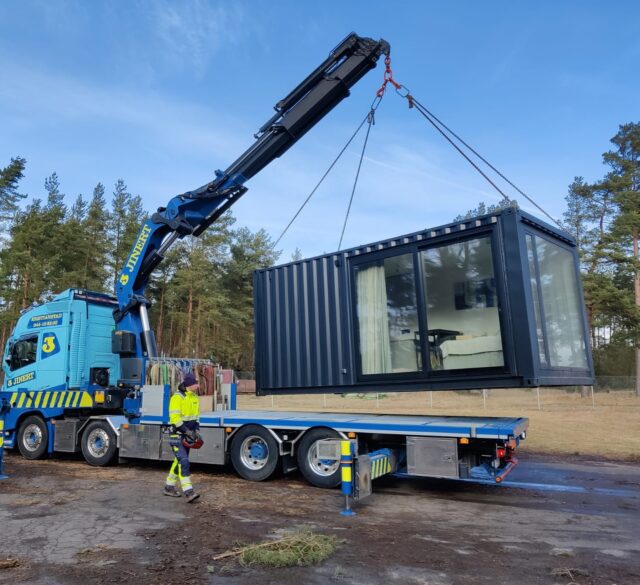 Container homes aren’t just stylish and modern — they’re made to move with you! 🌍💨 Whether you’re changing cities or chasing the perfect view, your dream home comes along for the ride. Lightweight, portable, and totally unique. Why stay stuck in one place when your home doesn’t have to? 🏡 L15XL#containerhome #tinyliving #moveablehome #sustainableliving #modernliving #containerhouse #shippingcontainerhome #shippingcontainerhouse #shippingcontainer #shippingcontainers #cabin #tinyhomes #modernhouses #modernhomes #flexicubepl #tinyspaces #summerhouse #mancave #gardenhouse #containeroffice #containerarchitecture #containercafe #containerlounge #containerstores