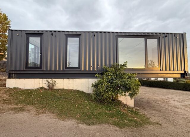 Beautiful L30XL has arrived in Austria! 🇦🇹 Our 3-meter-wide beauty just found its new home among the Austrian landscapes. Simple, modern, and ready to inspire. 💚#container #containerhome #containerhouse #house #home #shippingcontainer #shippingcontainerhome #shippingcontainerhouse #airbnb #glamping #guesthouse #rental #containerdesign #cabin #cabinlife #tinyhome #tinyhouse #containerarchitecture #mancave #containersolutions #homeinspiration #homeinspo #homesweethome #housedesign #hause #apartment #flexicube #flexicubepl #homedecor #build