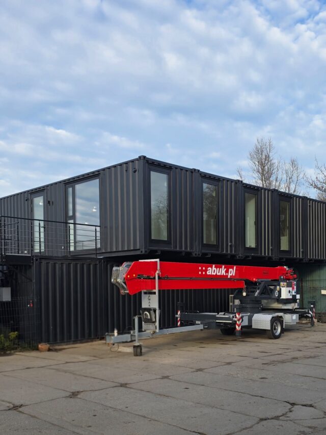 What started as a small office just got smart extension 🏗️ Thanks to modular container solutions, our Client gained extra space quickly and efficiently - without disrupting daily work 💻 @abuk.pl#containeroffice #modular #containerhome #containerhouse #office