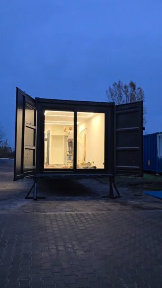 What once was just a shipping container can become a stylish, comfortable, and fully equipped home 🏡🙌🏻 #container #shippingcontainerhome #containerhome #containerhouse #tinyhome